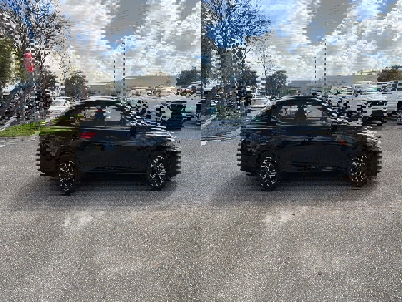 Used 2025 Nissan Sentra SV image 6