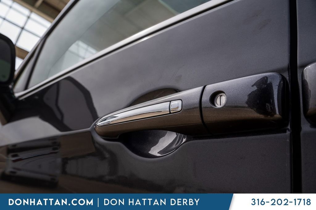 Used 2023 Chrysler Pacifica Limited image 28