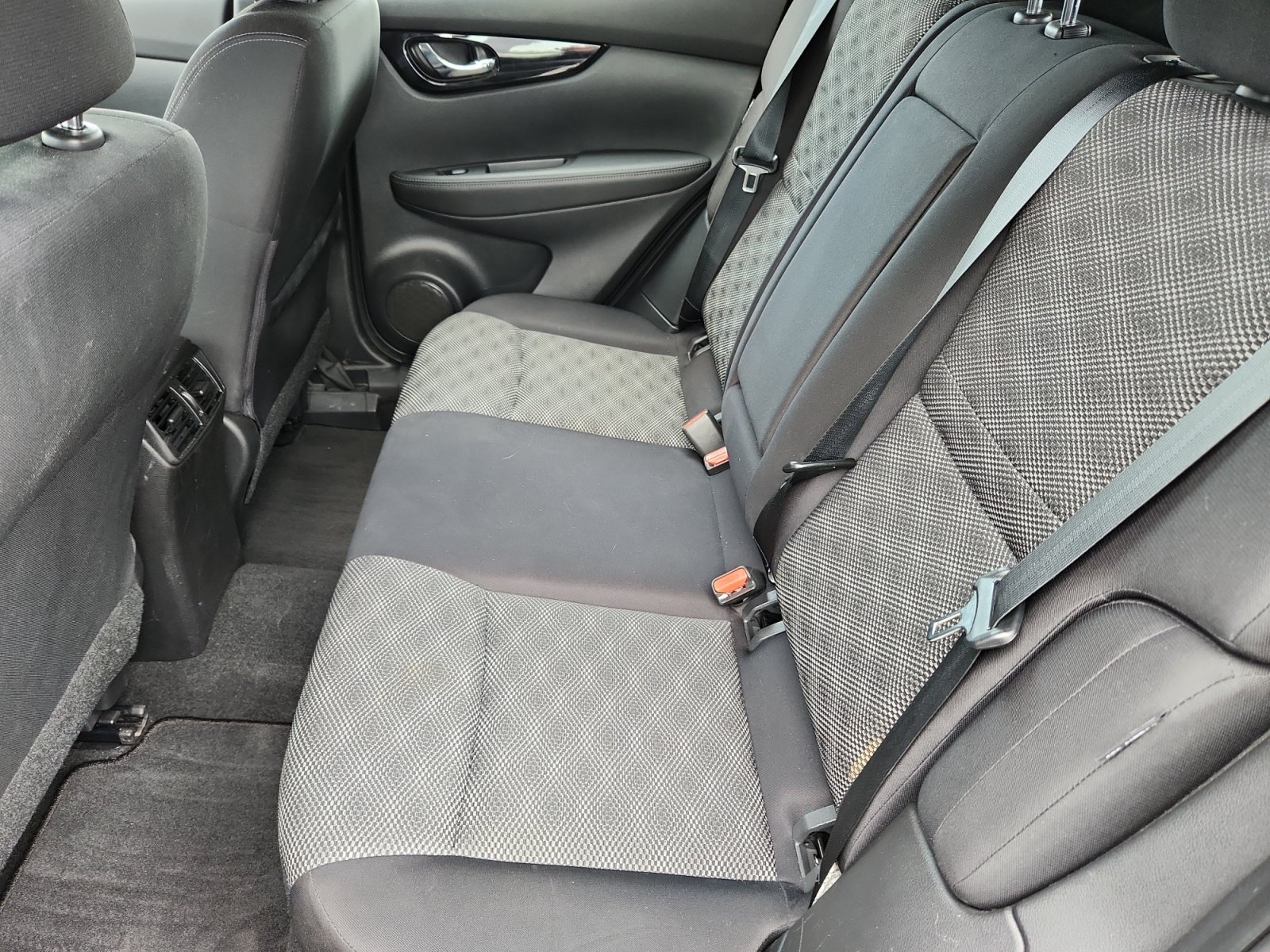 Used 2022 Nissan Rogue Sport SV AWD/4WD image 17