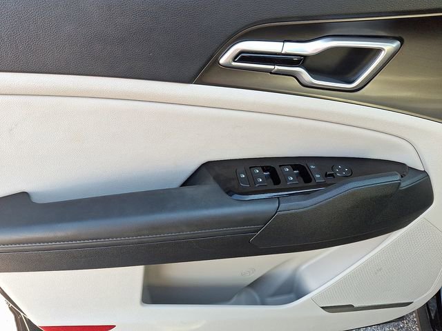 Certified 2025 Kia Sportage EX image 13