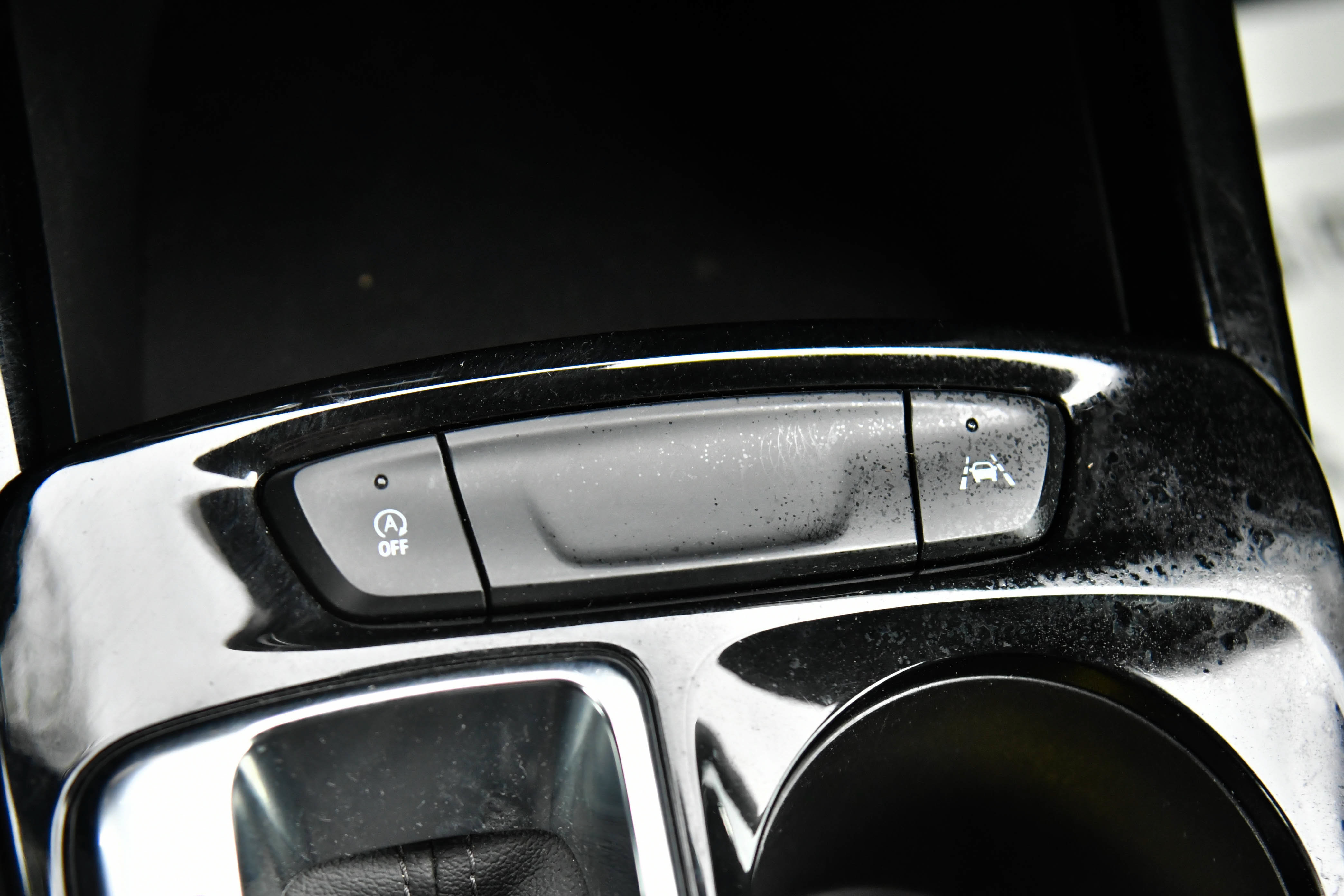 Used 2025 Chevrolet Trax LT FWD image 25