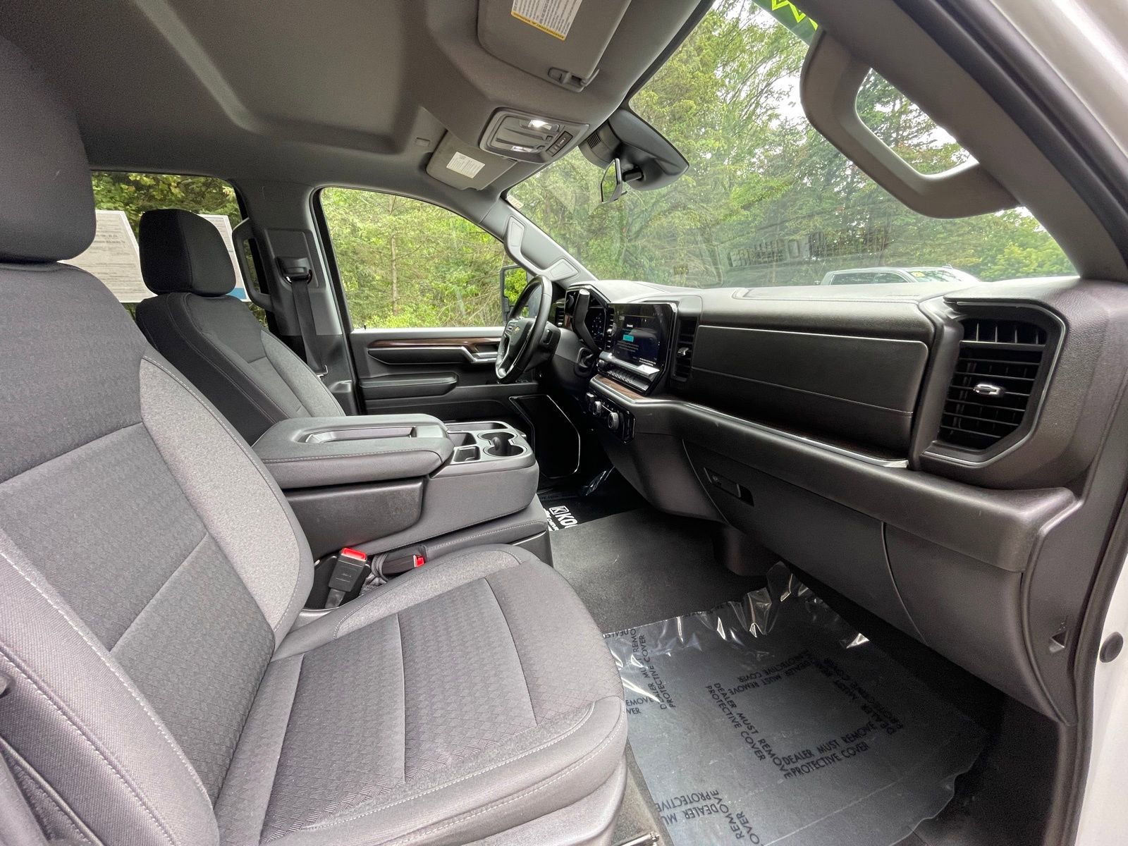 Used 2024 Chevrolet Silverado 2500 LT image 10