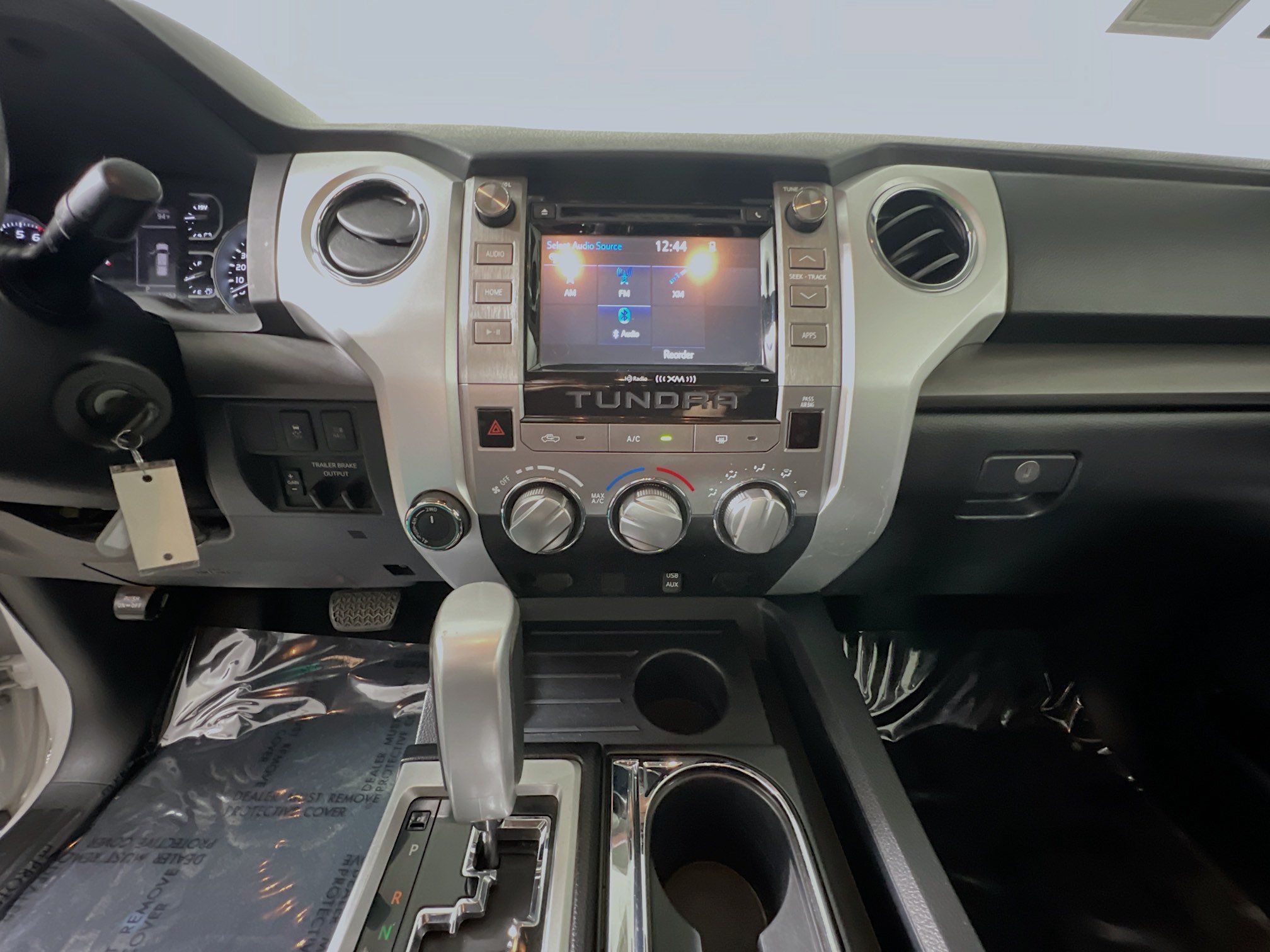 Used 2018 Toyota Tundra SR5 w/ SR5 Upgrade Package AWD/4WD image 24