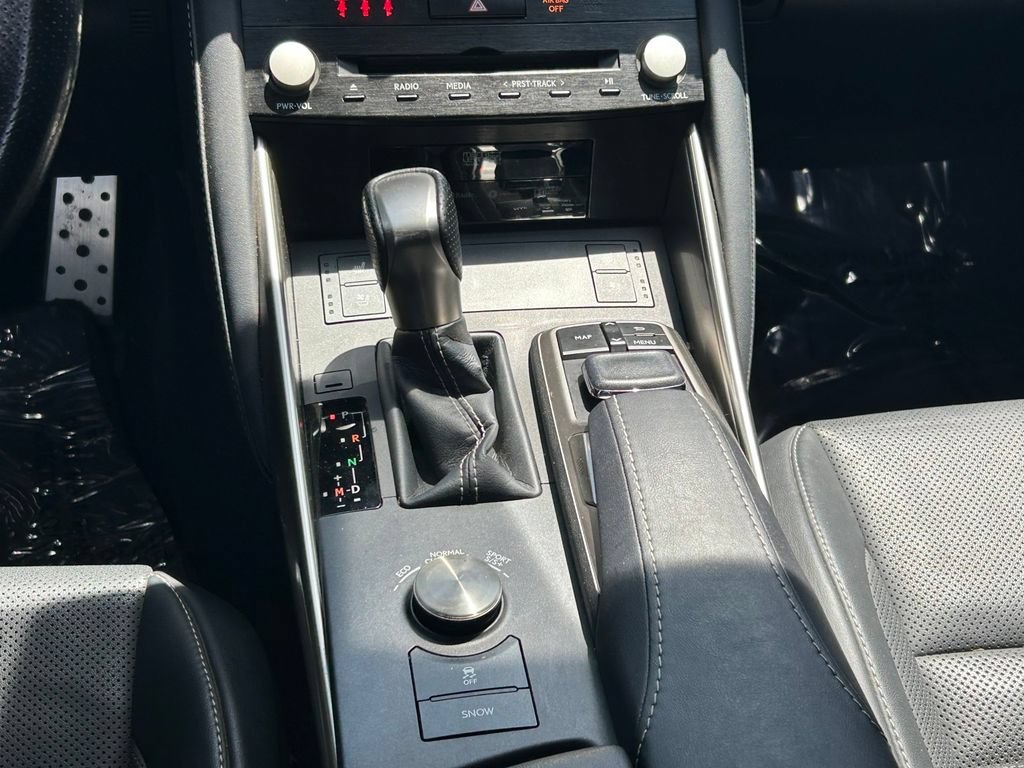 Used 2017 Lexus IS 350 F Sport w/ F Sport Package RWD image 22