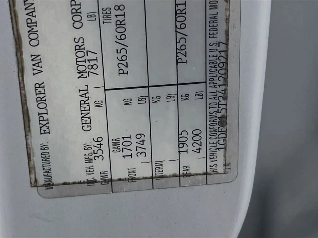 Used 2004 GMC Savana 1500 w/ Preferred Equipment Group image 31