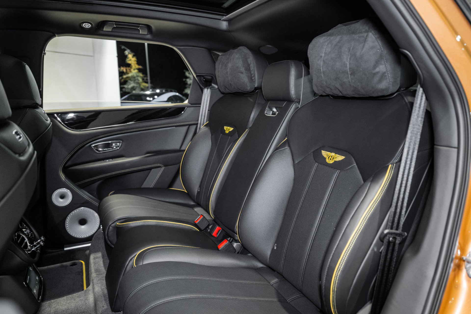 New 2025 Bentley Bentayga image 23