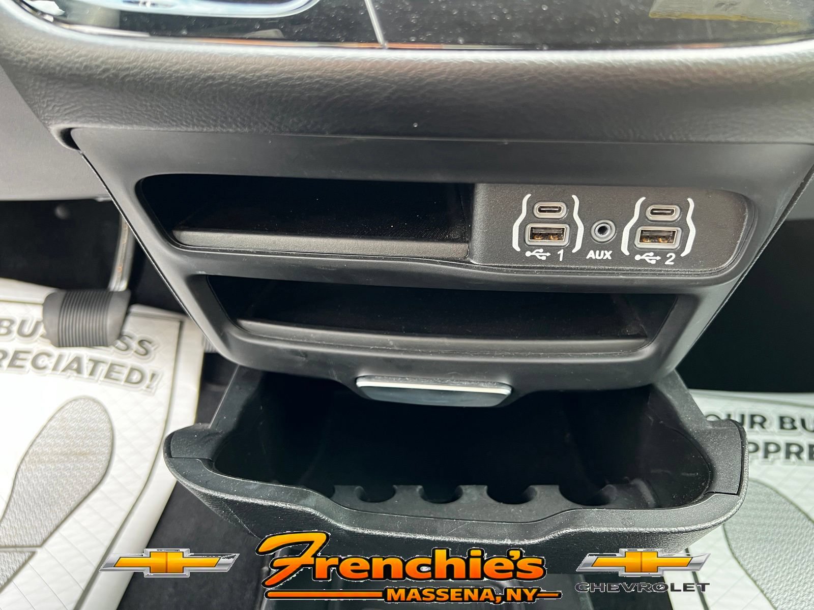 Used 2025 Chrysler Pacifica Select FWD image 23