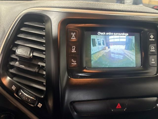 Used 2016 Jeep Cherokee Latitude w/ Cold Weather Group image 26