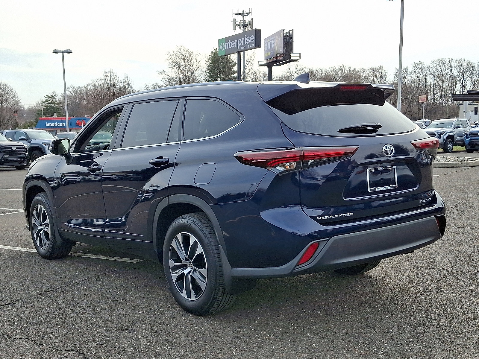 Certified 2025 Toyota Highlander XLE image 4