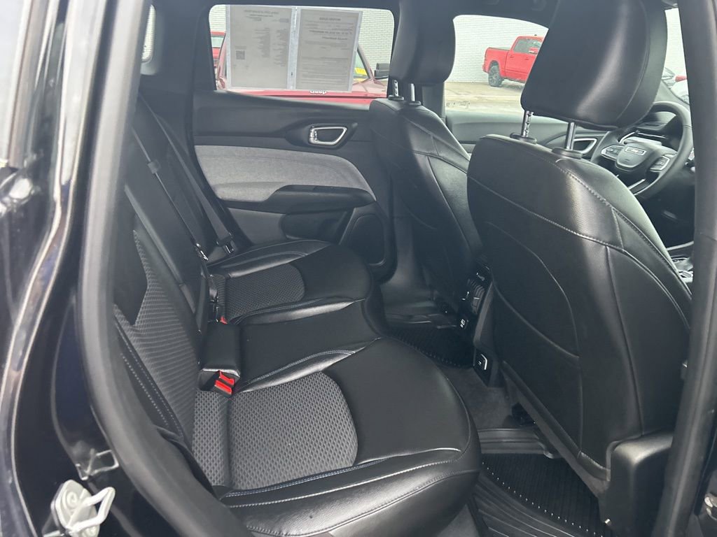 Used 2024 Jeep Compass Latitude image 20