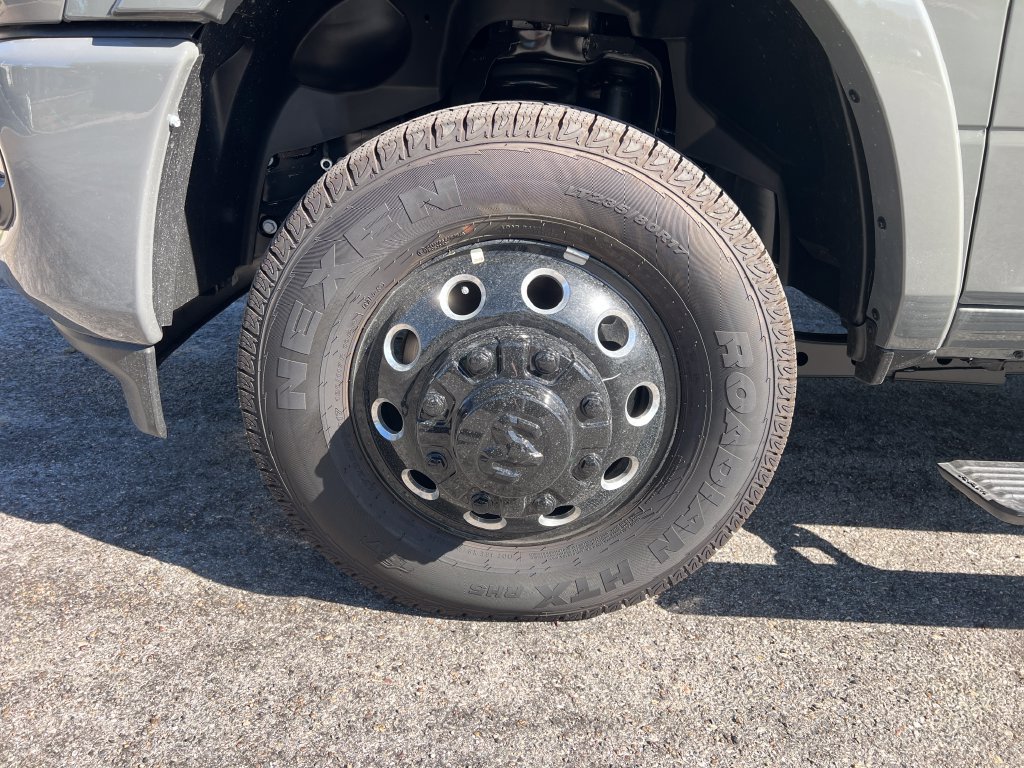 New 2026 RAM 3500 Limited AWD/4WD image 25