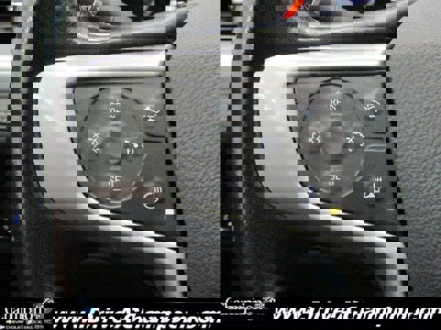 Used 2022 GMC Acadia SLT w/ Technology Package image 36