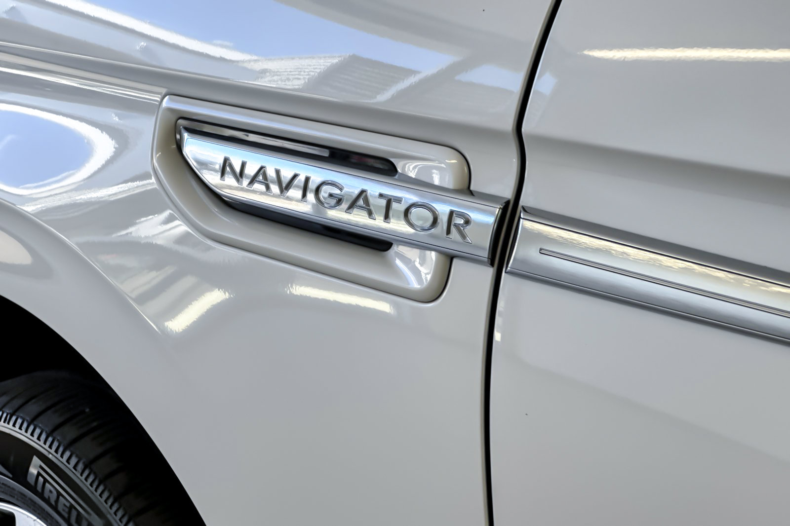 Used 2019 Lincoln Navigator L Reserve AWD/4WD image 29