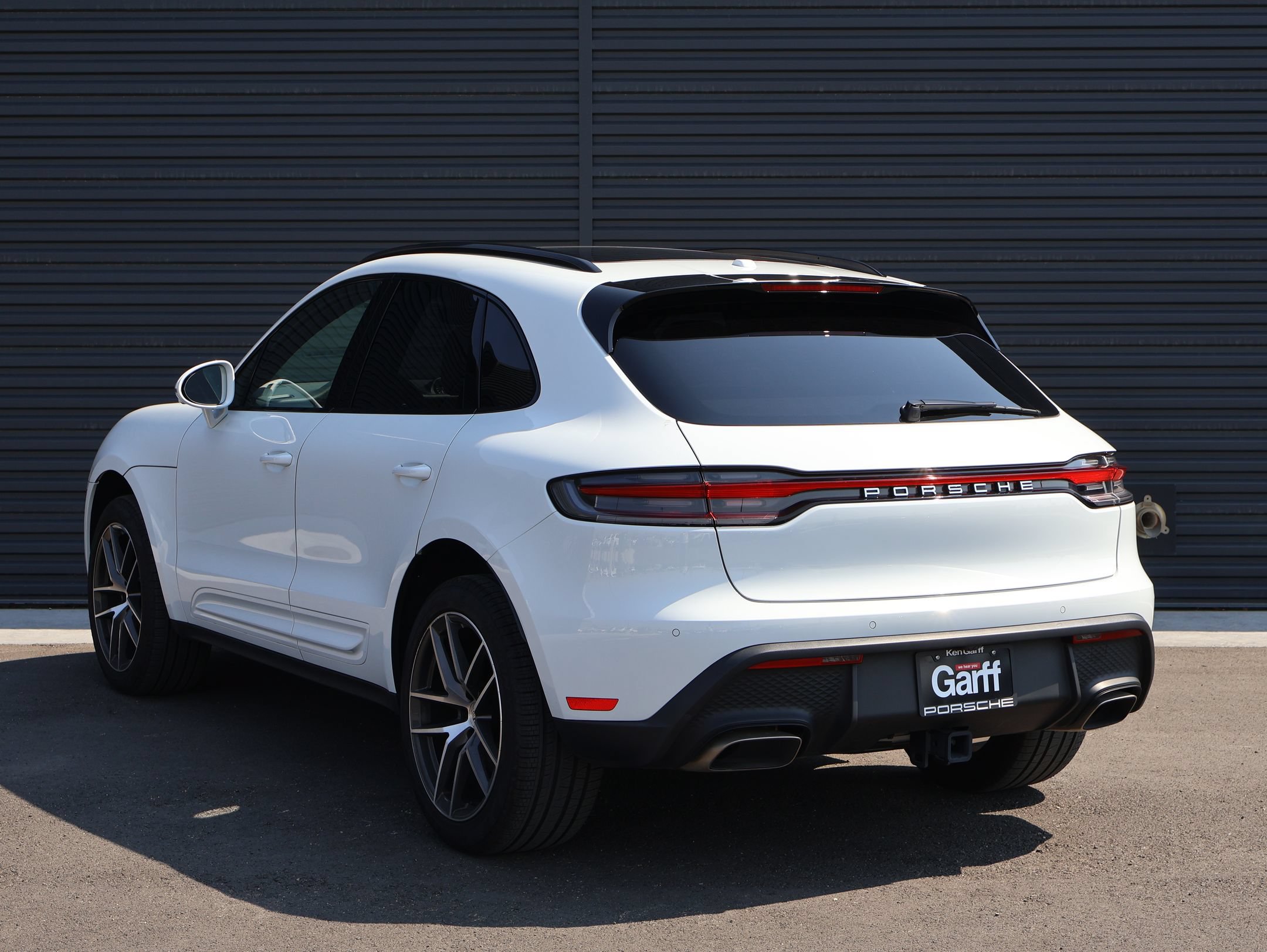 Certified 2026 Porsche Macan AWD/4WD image 3