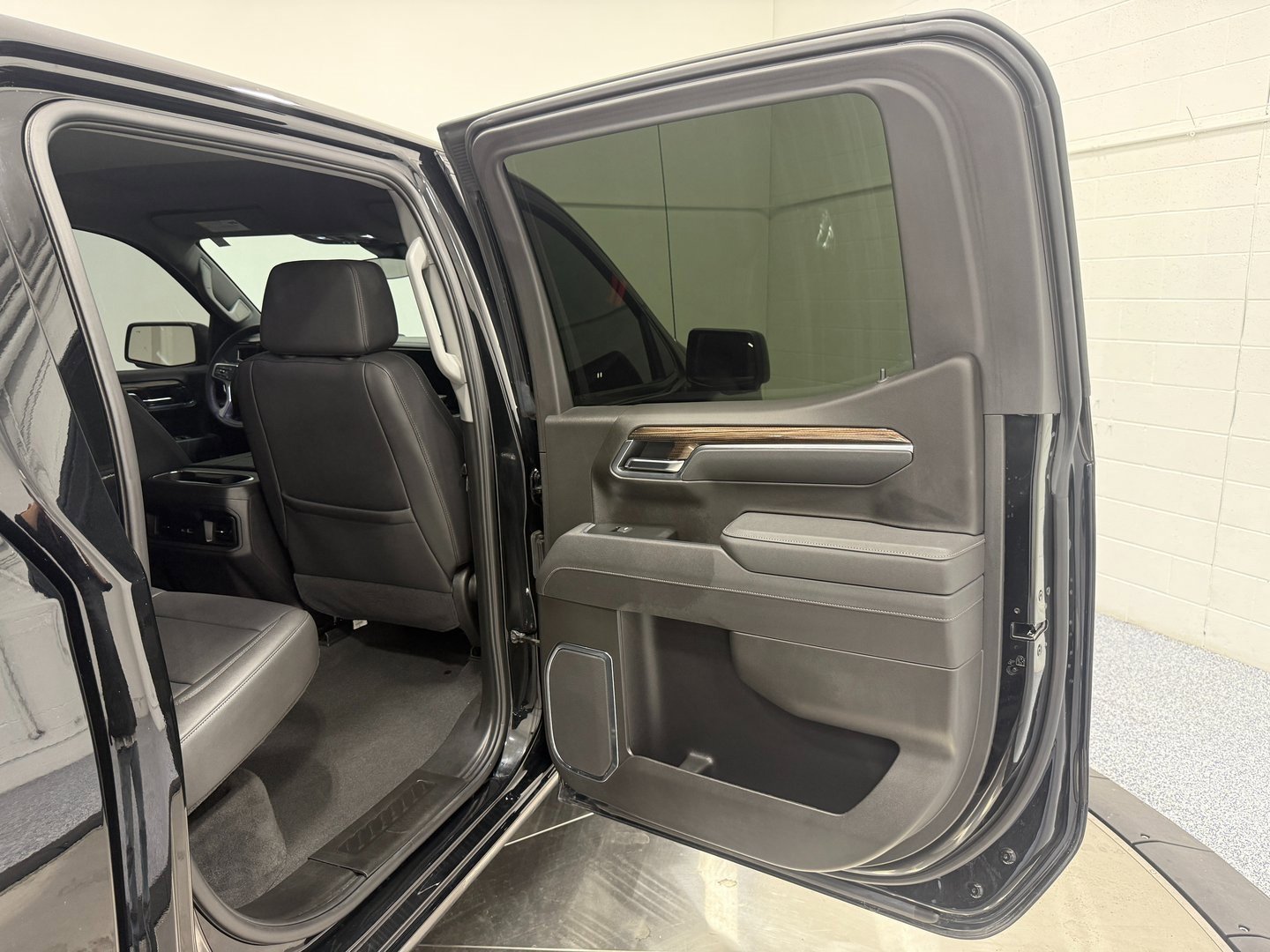 Used 2025 Chevrolet Silverado 1500 LT Trail Boss w/ LT Trail Boss Premium Package image 23