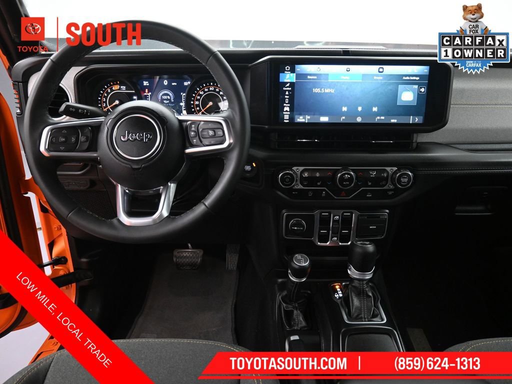 Used 2025 Jeep Wrangler Sahara w/ Technology Group AWD/4WD image 11