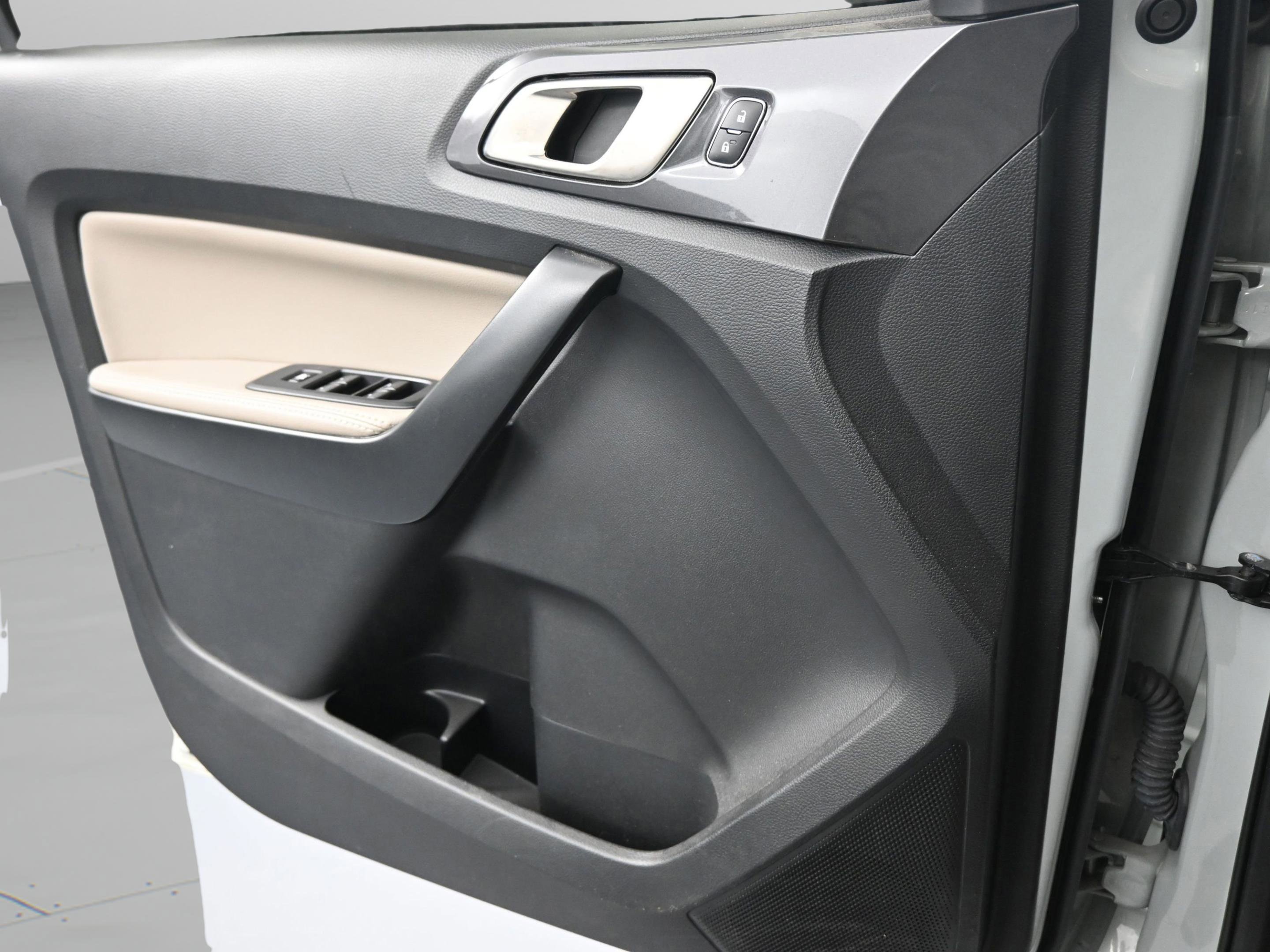 Used 2022 Ford Ranger Lariat w/ Equipment Group 501A High image 33