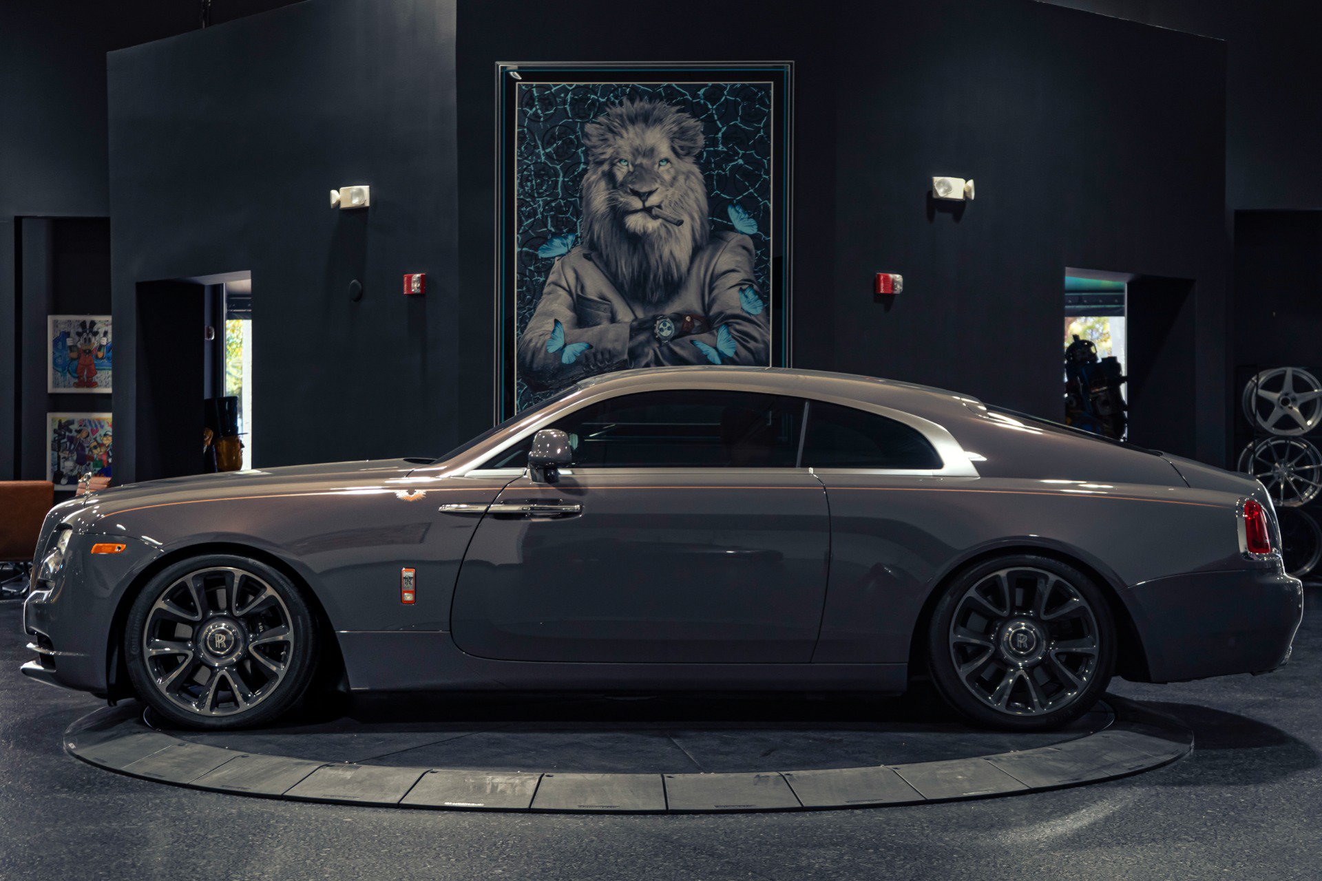 Used 2018 Rolls-Royce Wraith RWD image 4