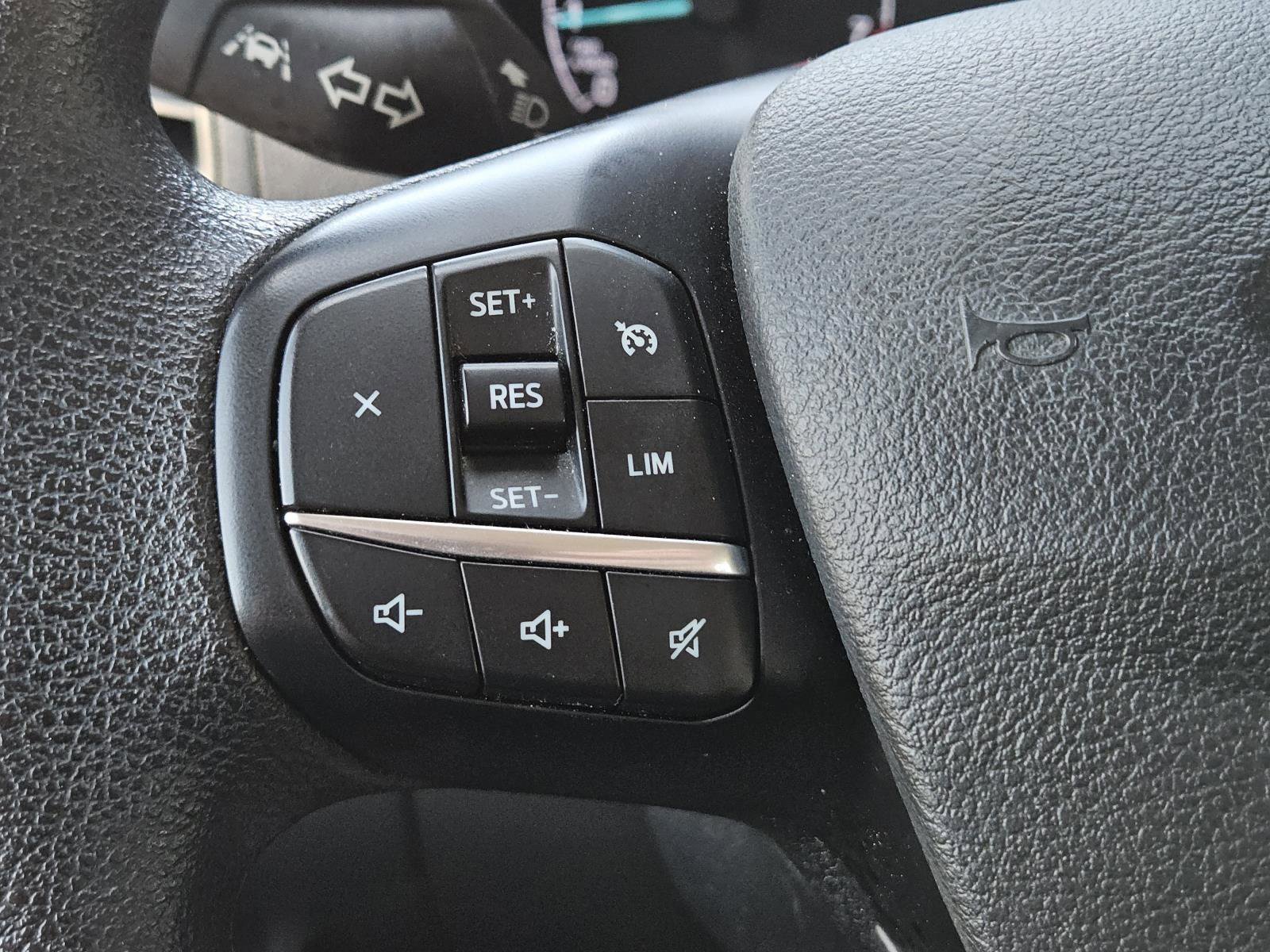 Used 2023 Ford Transit 350 XLT image 19