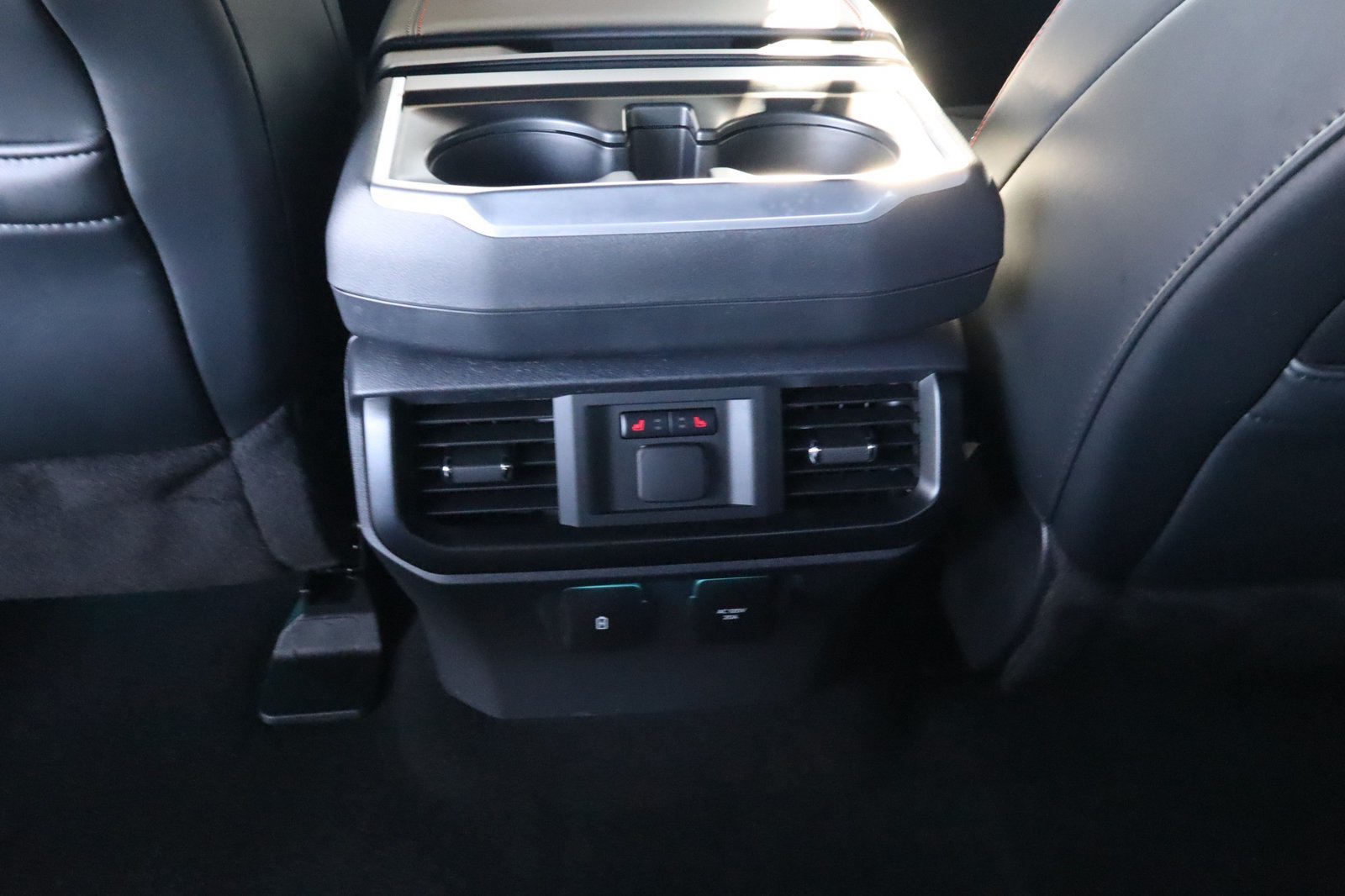 Used 2025 Ford F150 Raptor AWD/4WD image 36