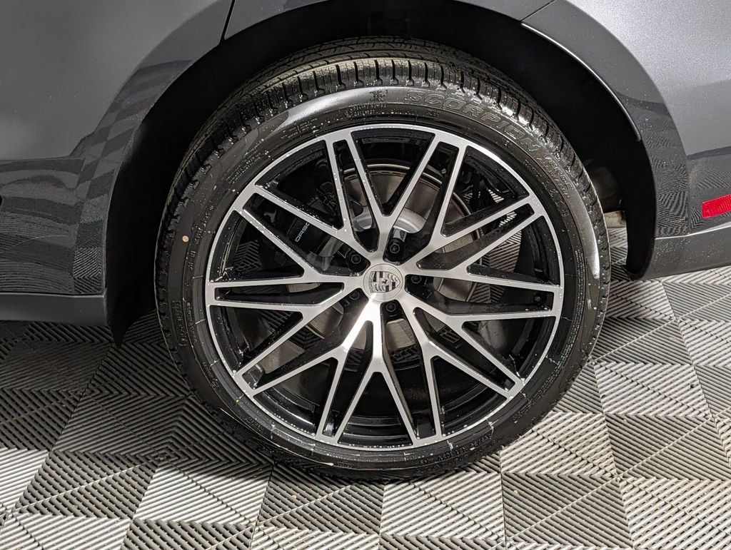 New 2026 Porsche Macan image 11
