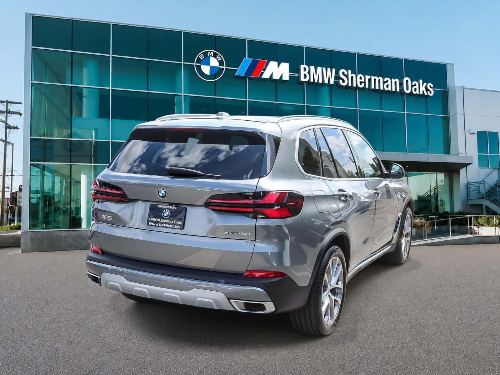Used 2026 BMW X5 xDrive40i AWD/4WD image 4