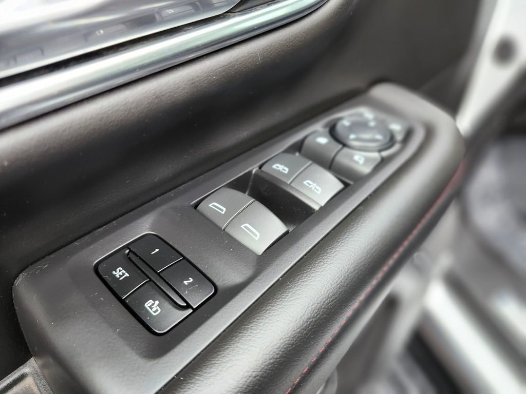 Used 2024 Chevrolet Suburban RST w/ Luxury Package image 17