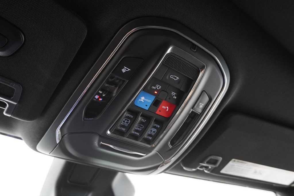 Used 2025 Jeep Grand Cherokee Limited w/ MOPAR Finishing Package AWD/4WD image 26