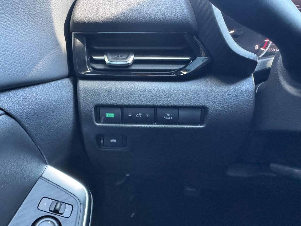 Used 2024 Nissan Sentra SR FWD image 24