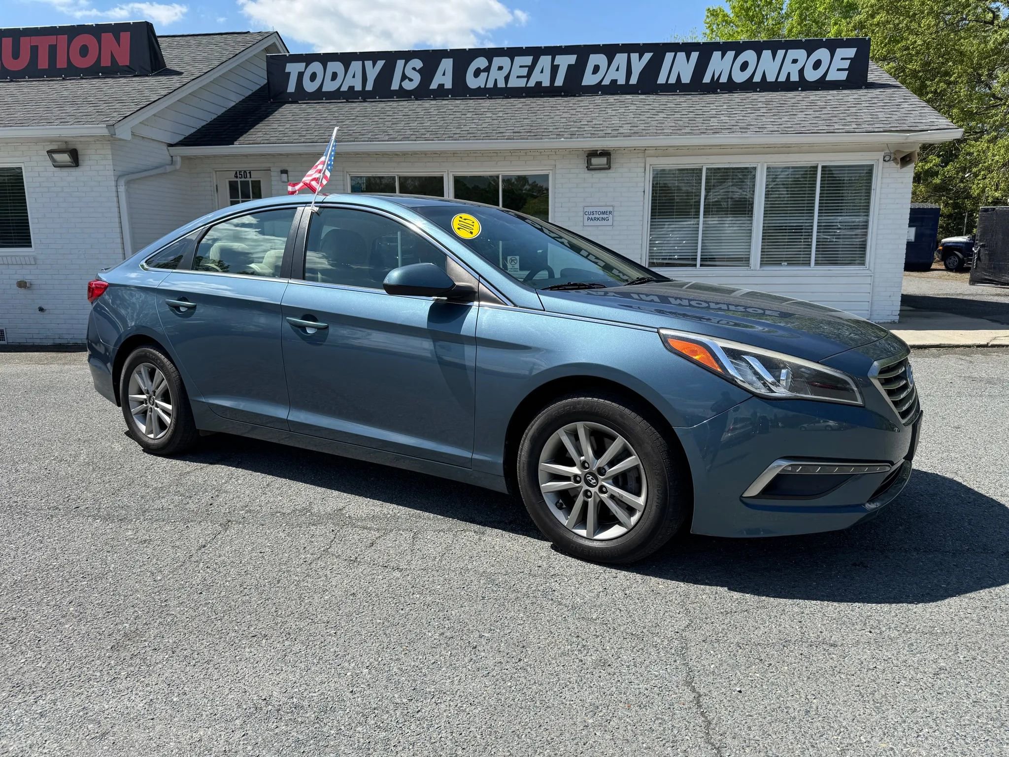 Used 2015 Hyundai Sonata SE w/ Option Group 09