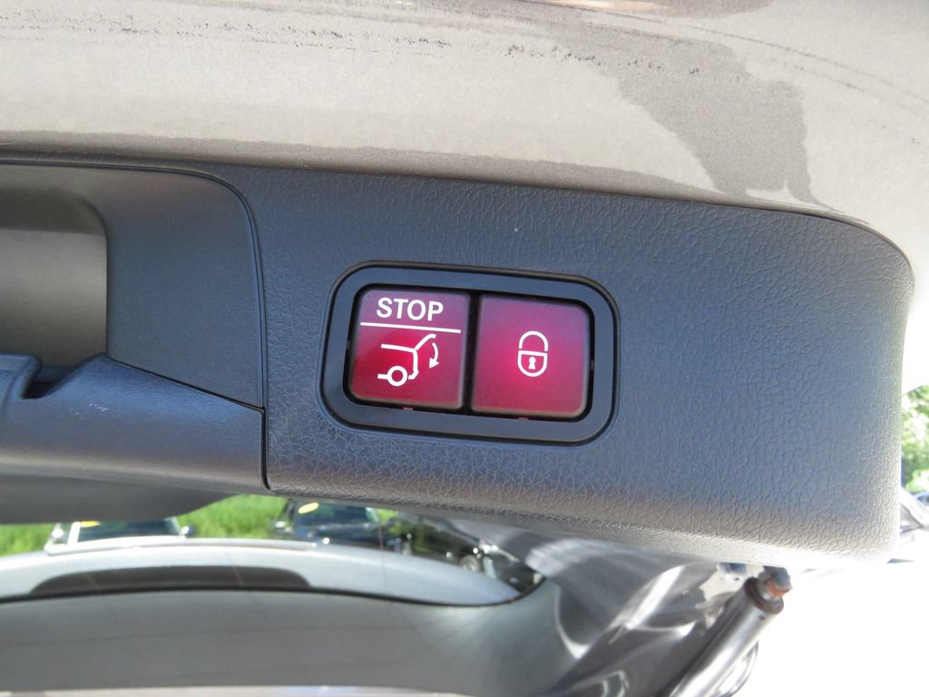 Used 2021 Mercedes-Benz GLB 250 4MATIC image 18