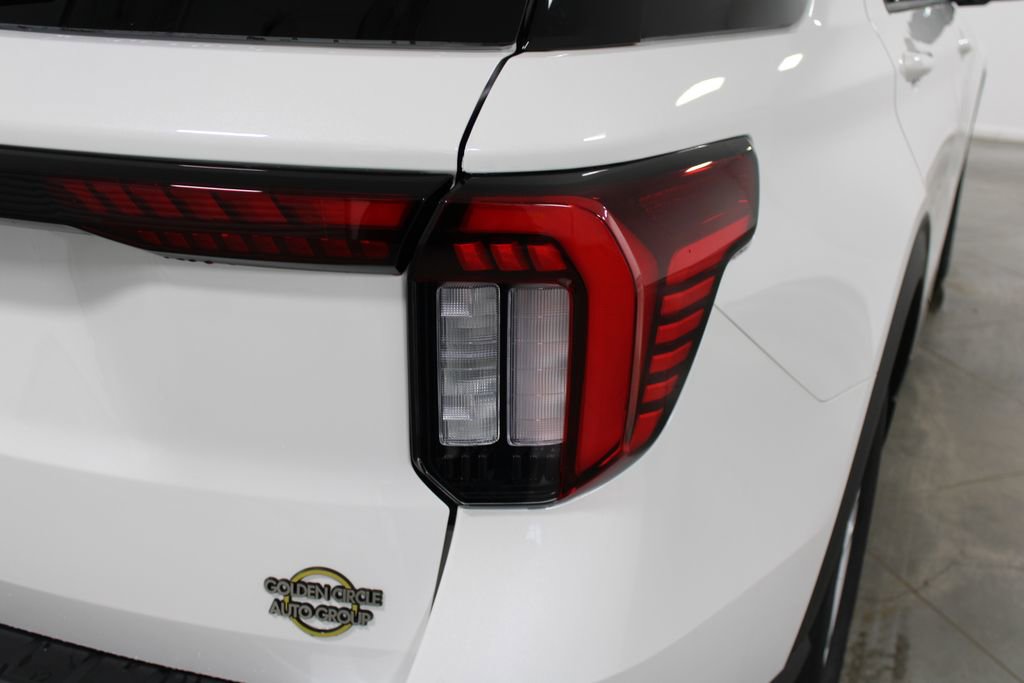 New 2026 Ford Explorer Active w/ Active Comfort Package image 11