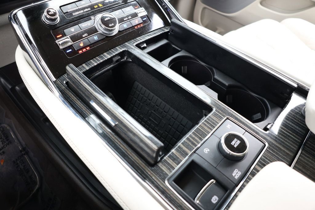 Used 2024 Lincoln Navigator Black Label image 16