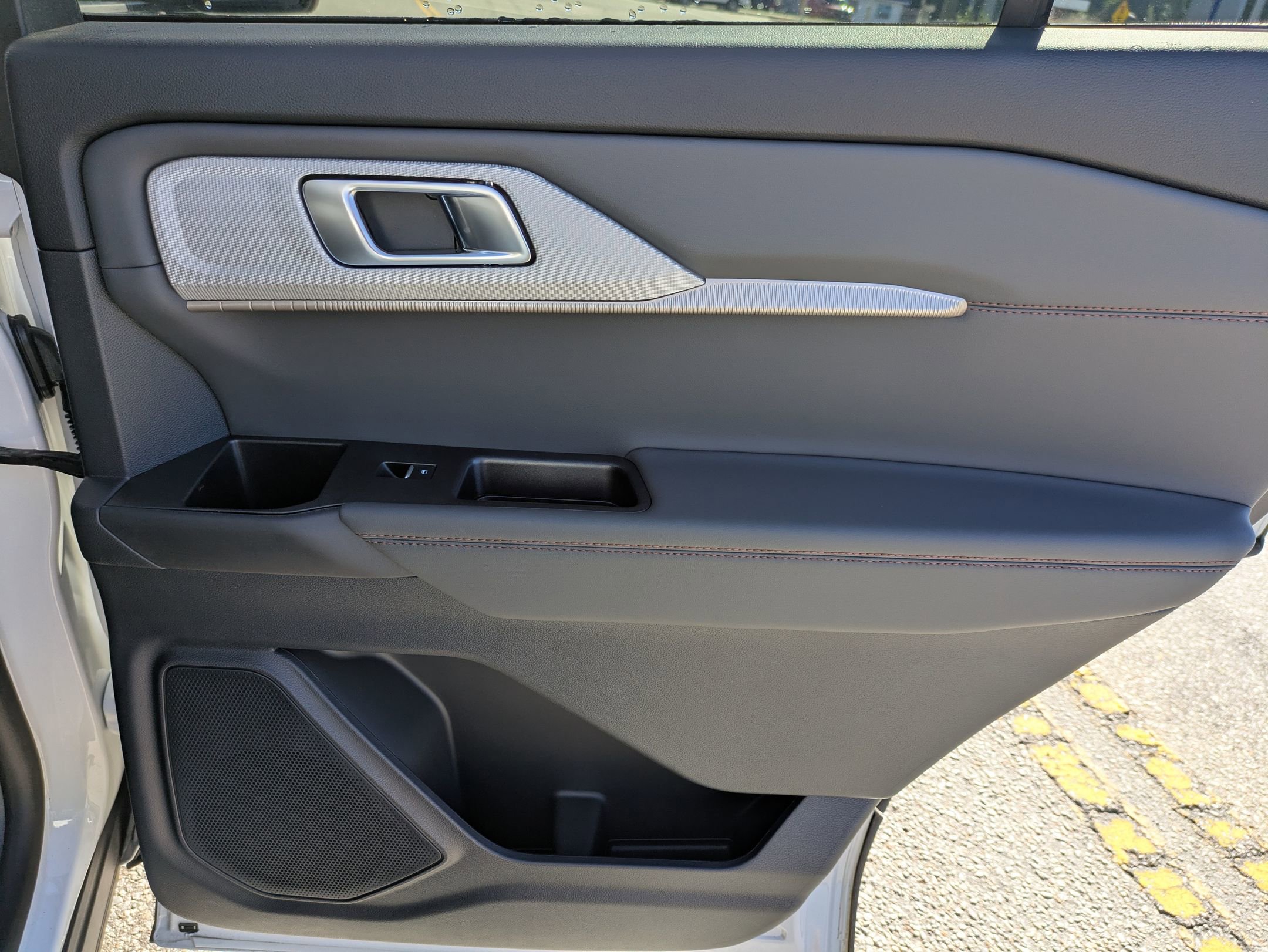 Certified 2025 Ford Explorer Active image 37