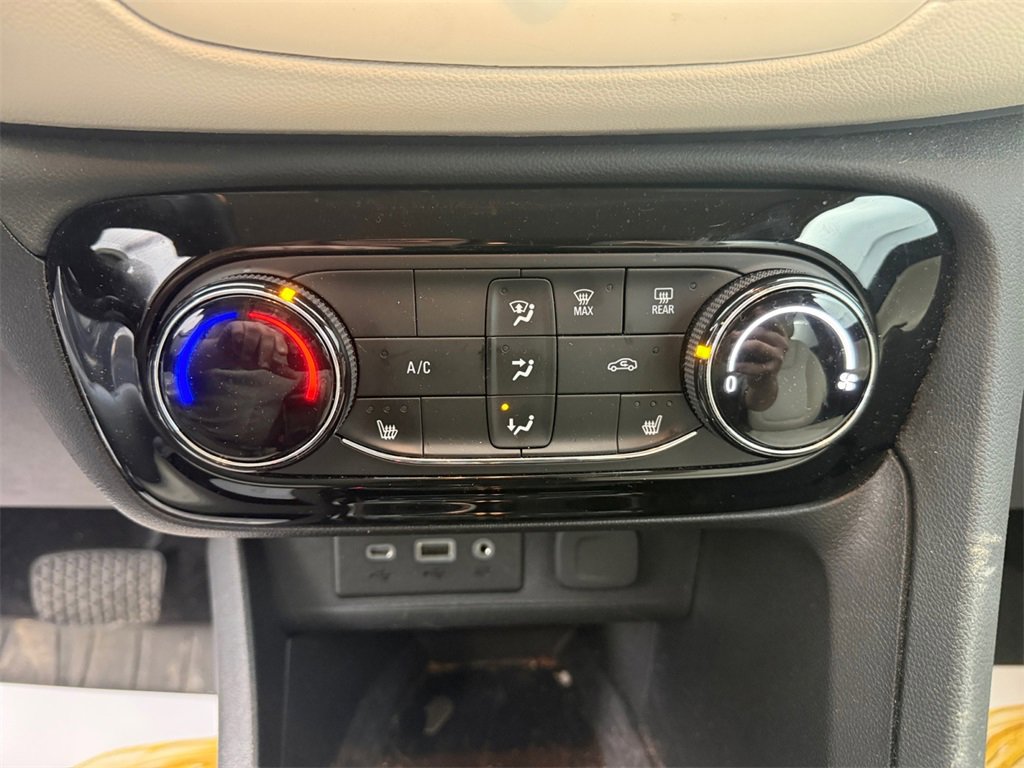 Used 2023 Buick Encore GX Preferred w/ Cold Weather Comfort Package image 32