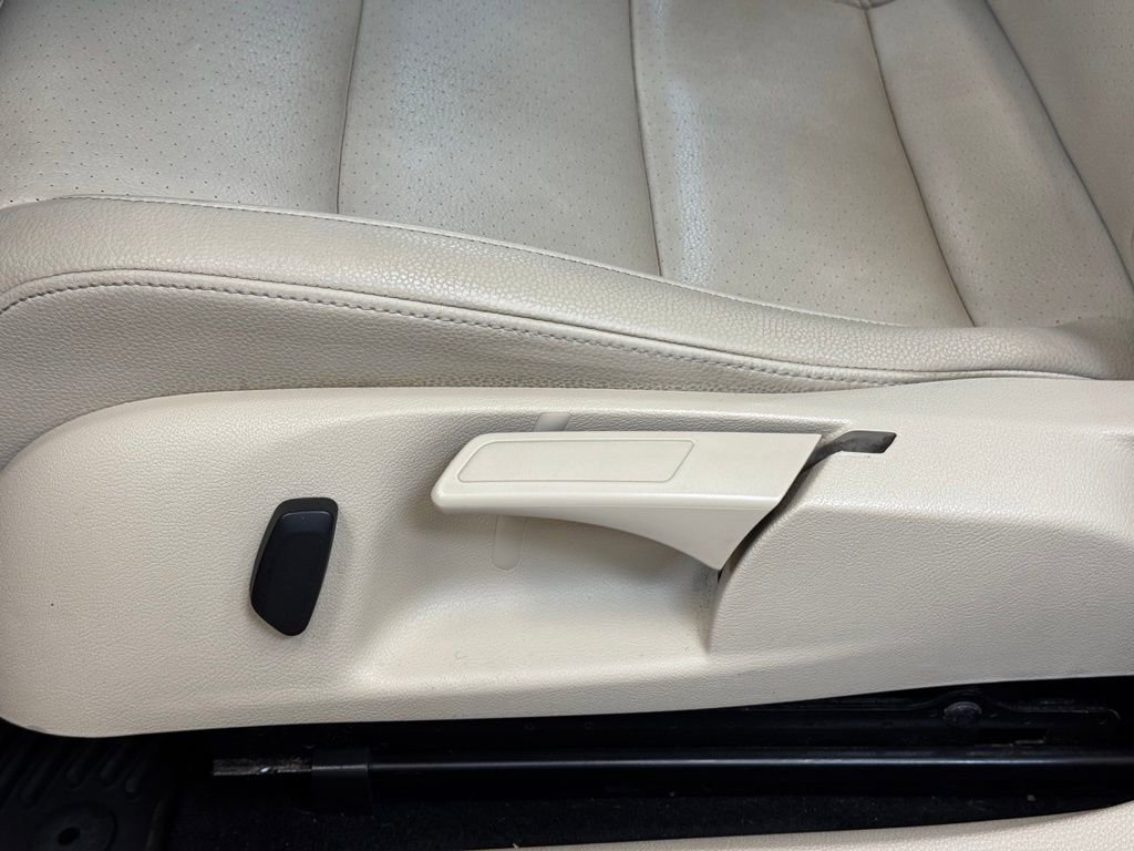 Used 2013 Volkswagen Jetta TDI image 12