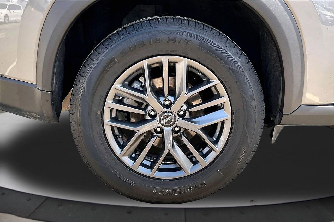 Used 2024 Nissan Rogue S image 36