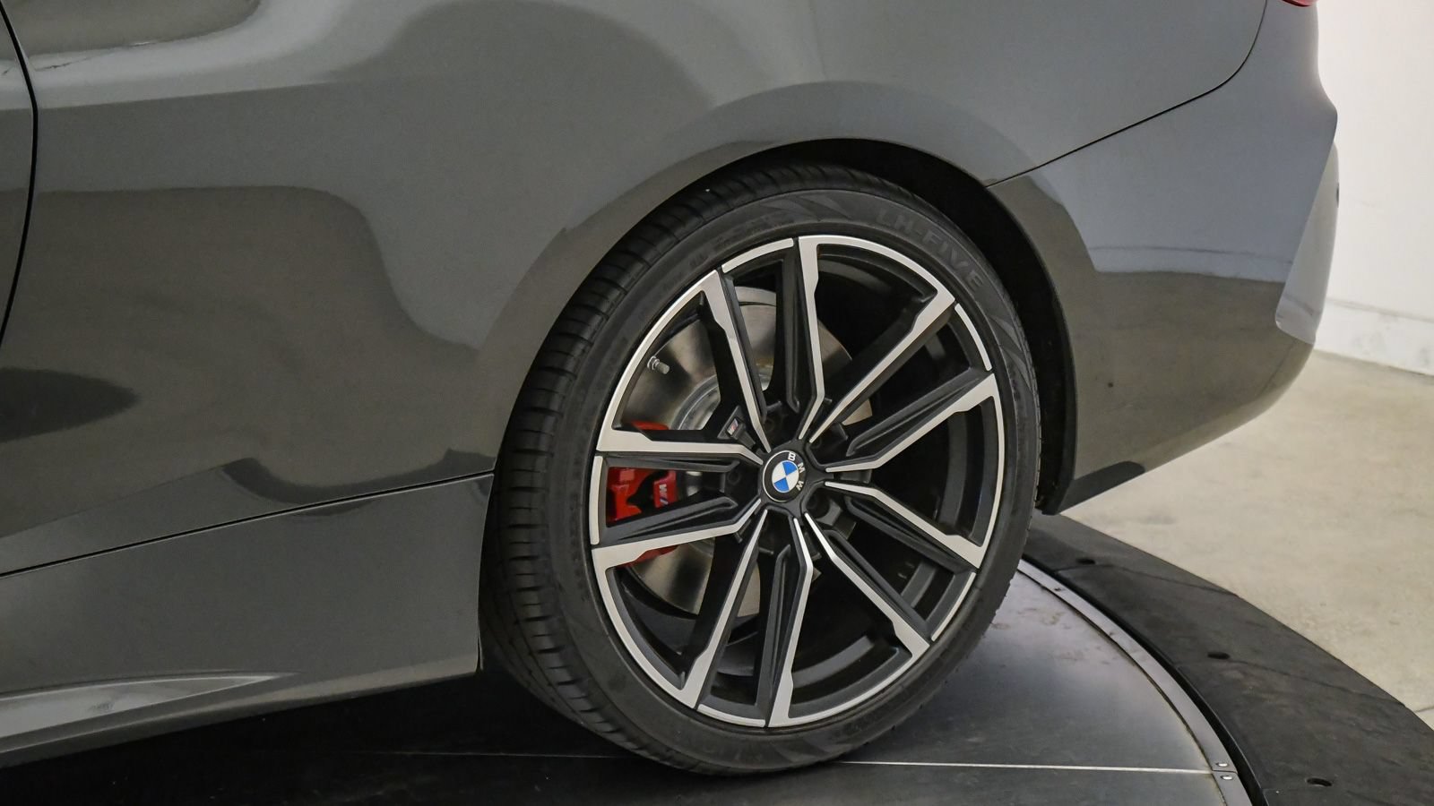 Used 2024 BMW 430i Convertible w/ M Sport Package RWD image 11