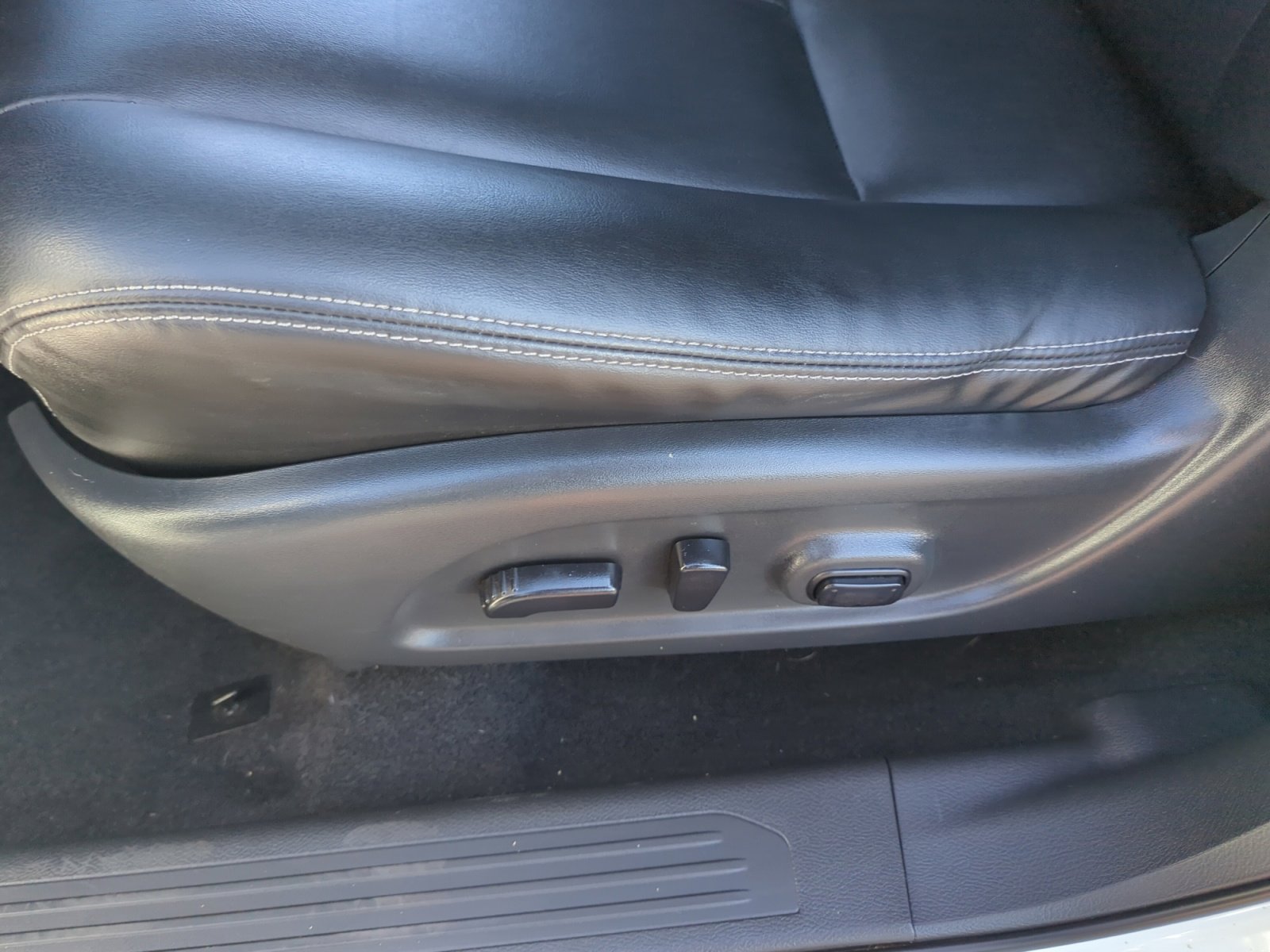 Used 2020 Nissan Murano SV w/ Premium Package image 14