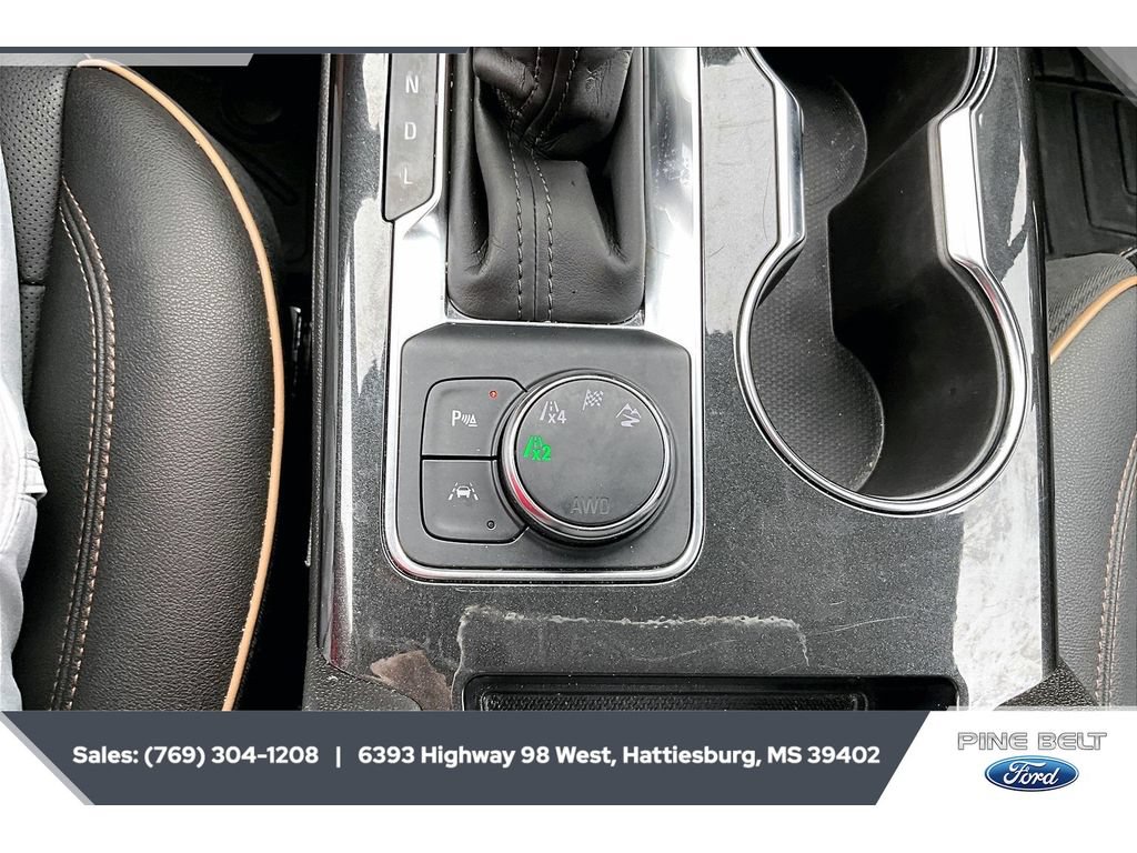 Used 2025 Chevrolet Blazer Premier w/ Enhanced Convenience Package AWD/4WD image 22