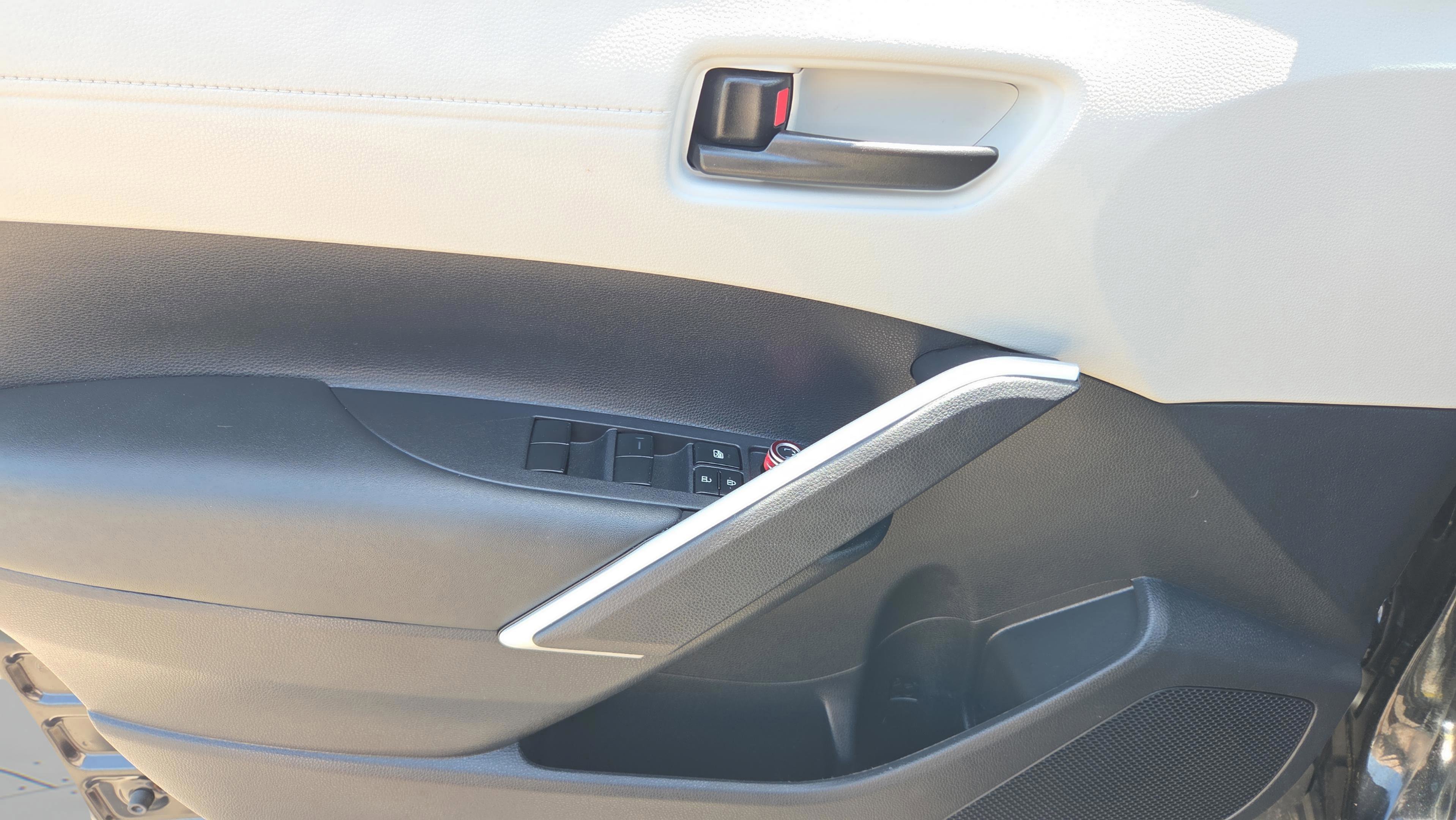 Certified 2024 Toyota Corolla Cross L FWD image 15