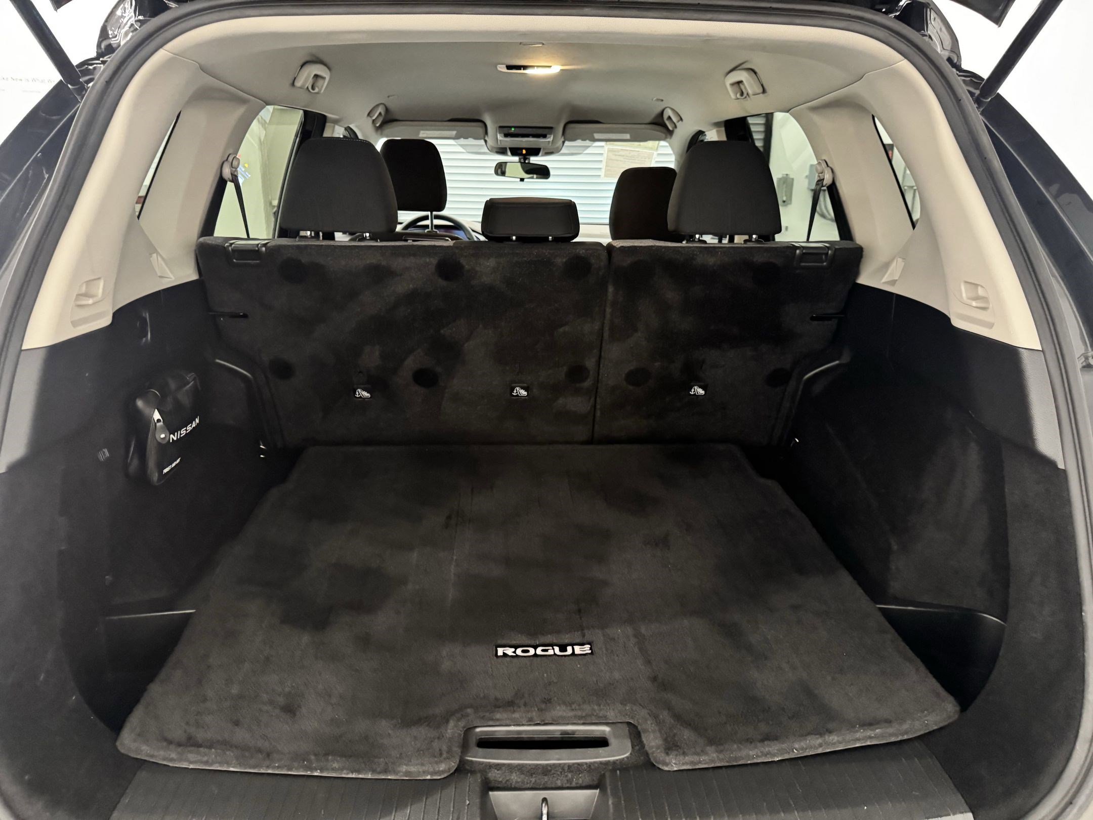 Used 2022 Nissan Rogue SV image 21