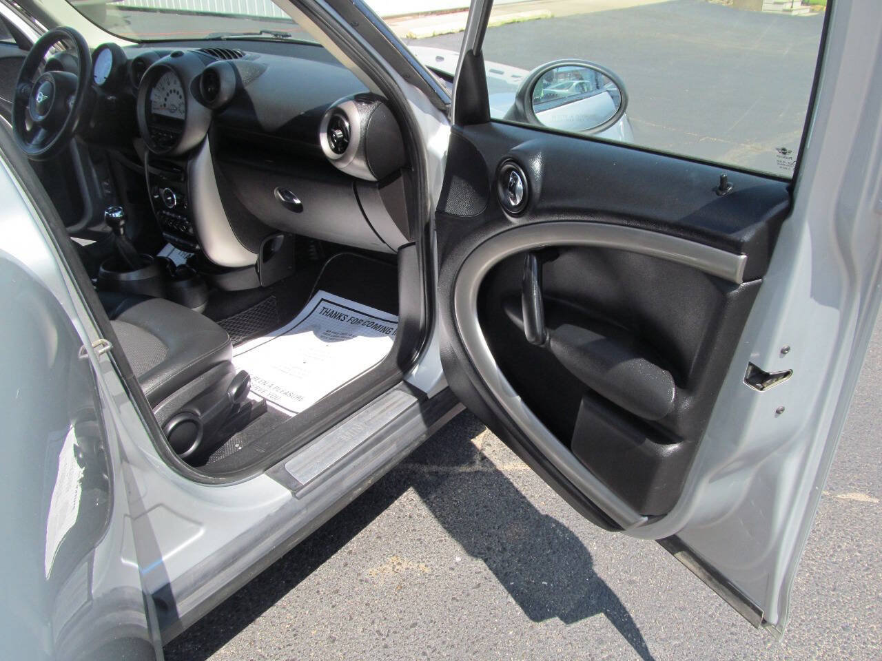 Used 2011 MINI Cooper Countryman FWD image 16