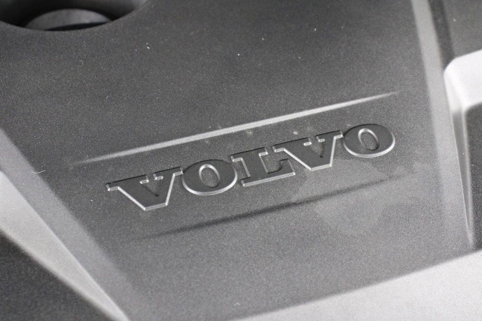 Certified 2024 Volvo XC90 T8 Plus w/ Protection Package Premier image 25