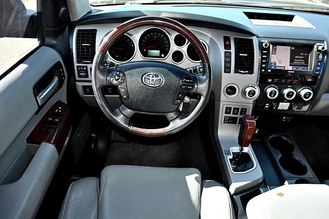 Used 2013 Toyota Sequoia Platinum AWD/4WD image 19