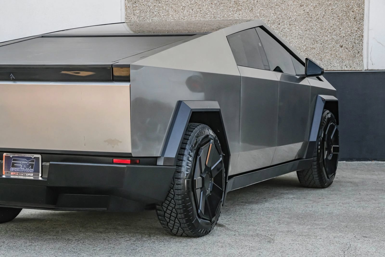 Used 2024 Tesla Cybertruck Cyberbeast AWD/4WD image 13