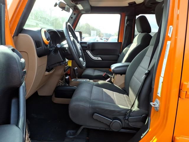 Used 2012 Jeep Wrangler Unlimited Sahara AWD/4WD image 13