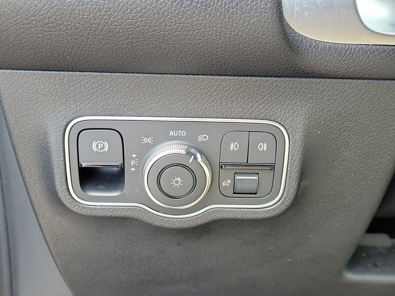 Certified 2023 Mercedes-Benz GLB 250 image 27
