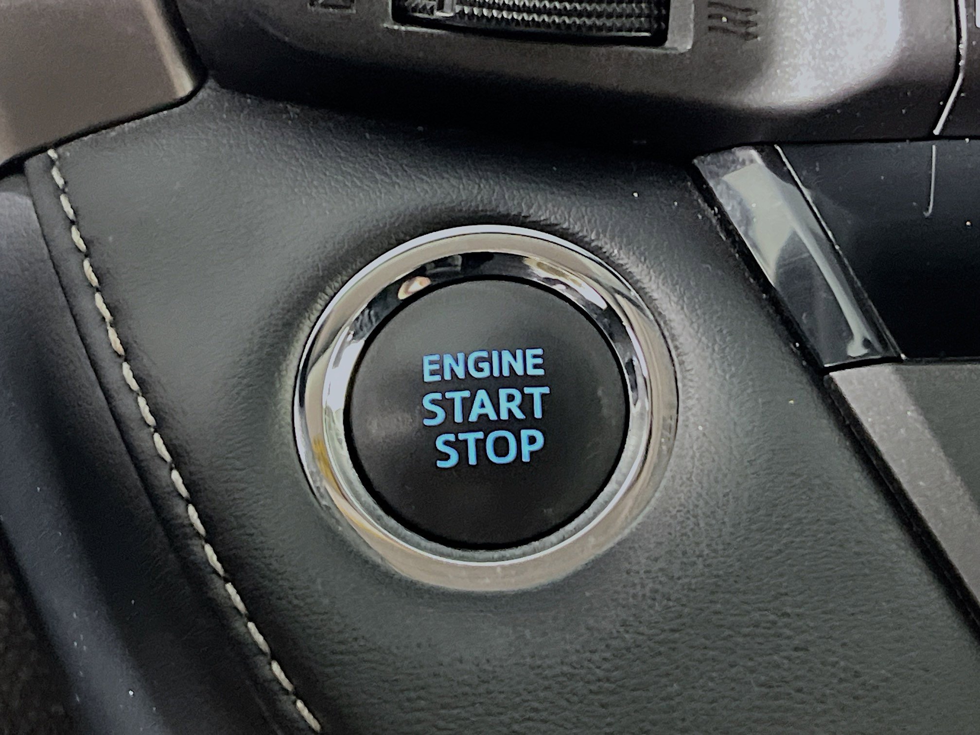 Used 2018 Toyota RAV4 XLE FWD image 23