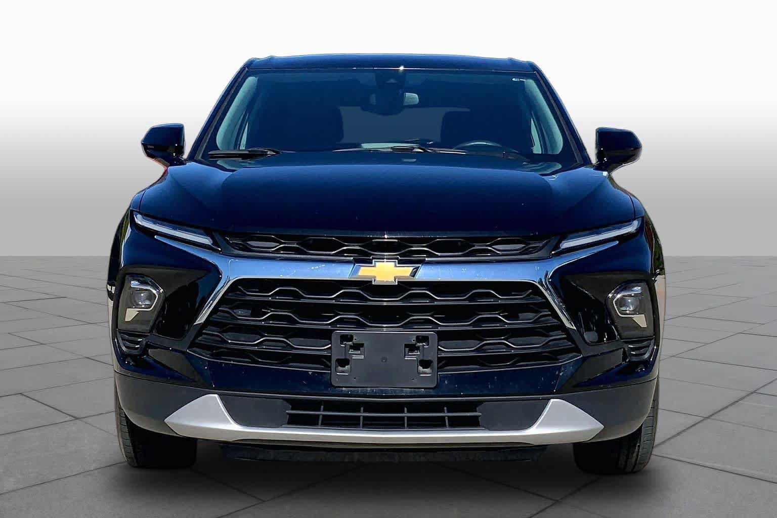 Used 2025 Chevrolet Blazer LT FWD image 4